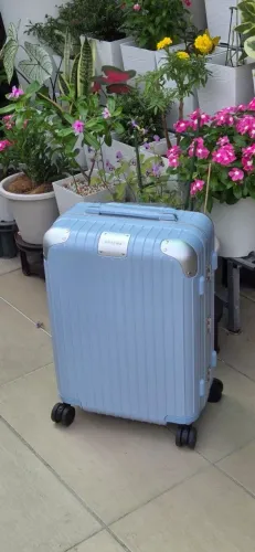 Rimowa hybrid 