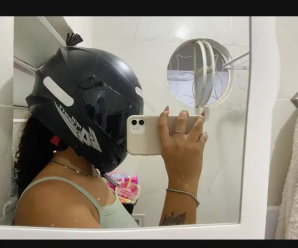 Capacete feminino preto fosco novos