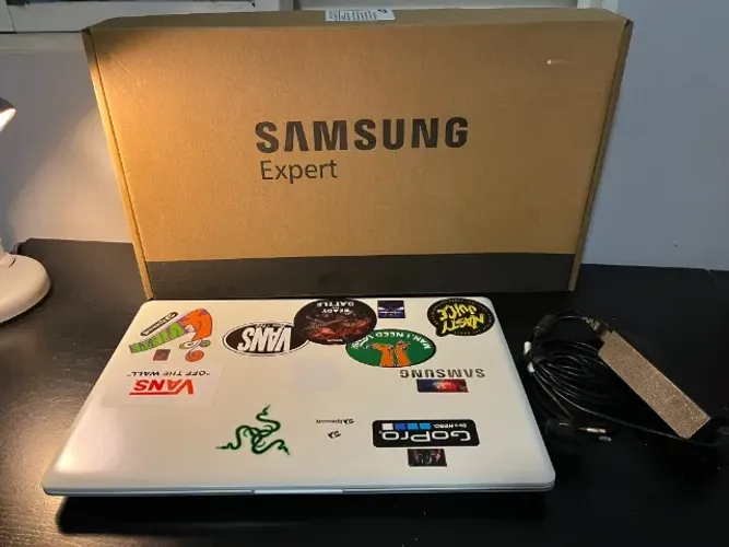 Notebook Samsung Expert X50 - Tela 15.6", Intel i7 5500U, 8GB, SSD, Video GeForce 940M 2GB