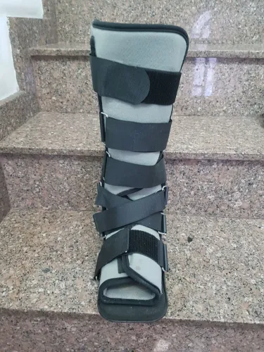 BOTA ORTOPÉDICA TAMANHO 38 AO 40