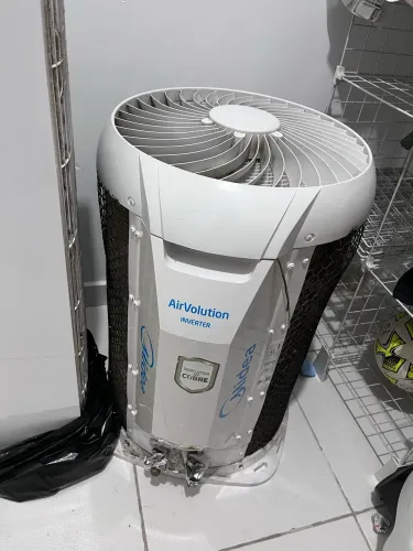 Ar-Condicionado Split Inverter Springer Midea AirVolution 18.000 BTUs (Usado - 2 anos)
