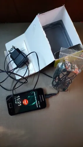 Celular antigo Samsung Galaxy Ace