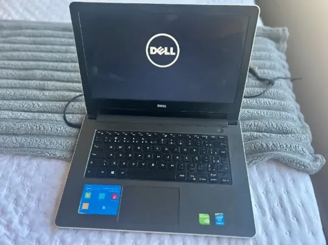 Notebook Dell Inspirion - Intel Core i5 I 8GB RAM I 120 GB