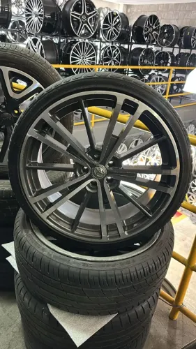 Roda 20 Toyota corolla com pneus