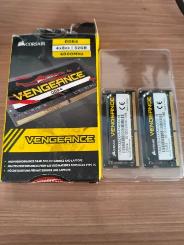 Memória RAM DDR4 2x8GB 4000MHz (aceito troca por HD SSD)