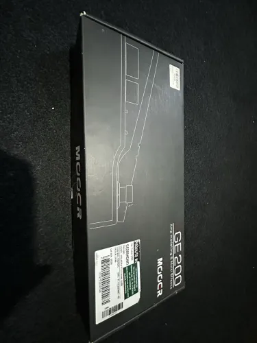 Pedaleira de Efeitos Mooer GE200