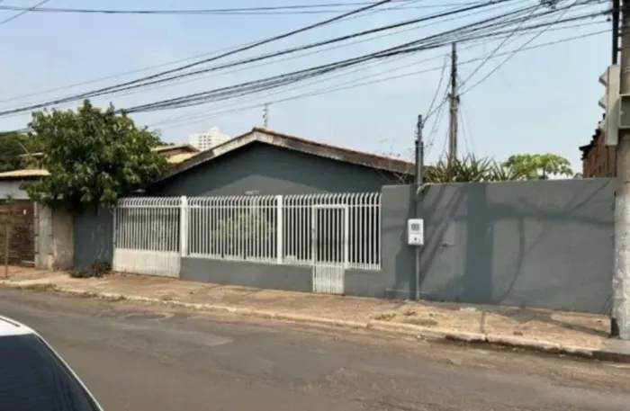 Casa no centro de Cuiabá - 470m² de terreno e 270m² construídos!