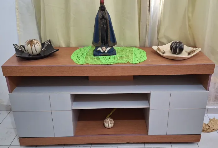 Rack Móvel para TV - Elegância e Funcionalidade