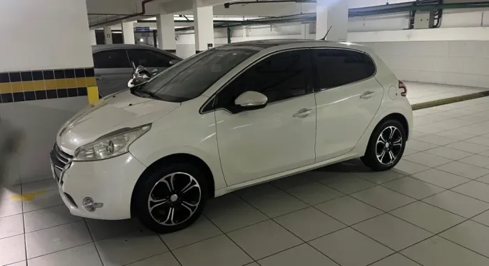 Peugeot 208 Griffe 1.6 Flex 16V 5P Aut. 2015