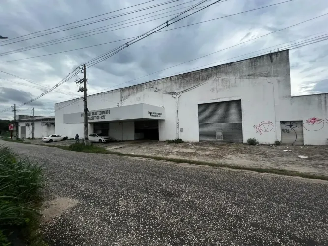 Alugo Galpão Comercial  próximo Av. Noé Mendes no Grande Dirceu, 550  metros  quadrados!