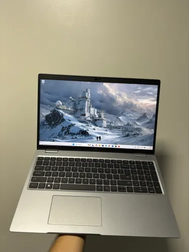 Notebook Dell I5 11TH 08GB RAM DDR4 SSD NVME 256GB TECLADO RETROILUMINADO