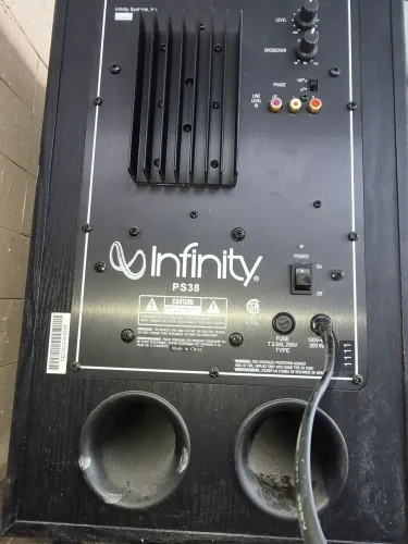 Subwoofer infinity  200 watts PS38