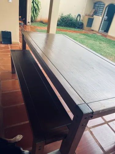 Mesa em madeira para área externa 