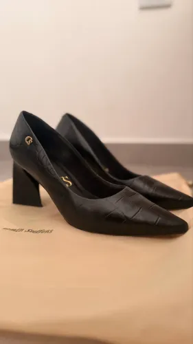 Sapato preto n°37 Carmen Steffens novo