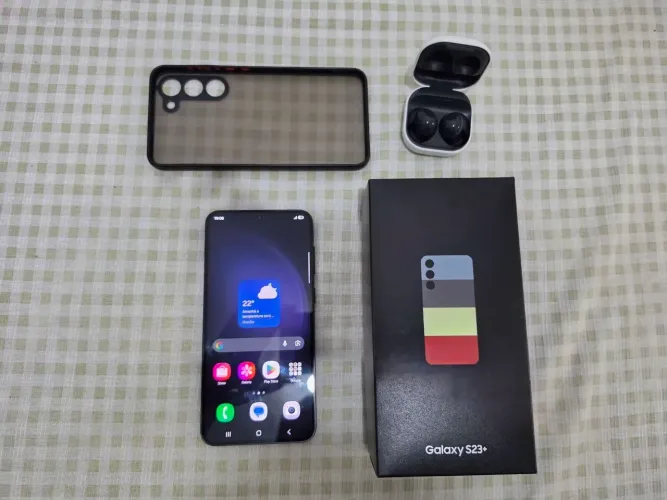 Galaxy S23 Plus + Galaxy Buds 2
