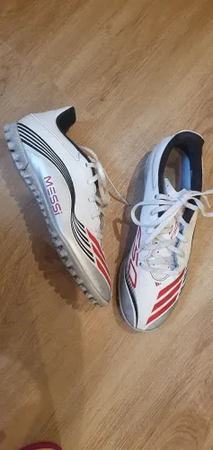 Chuteira Adidas Messi society