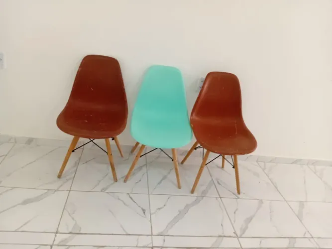 3 cadeiras Eames/Eiffel Tok&Stok - R$ 270