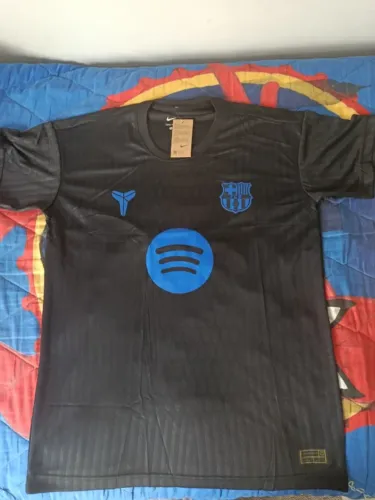 Camisa Barcelona Pré-Jogo 2025/2026 Nike - Edição Especial Kobe Bryant Mamba Mentality