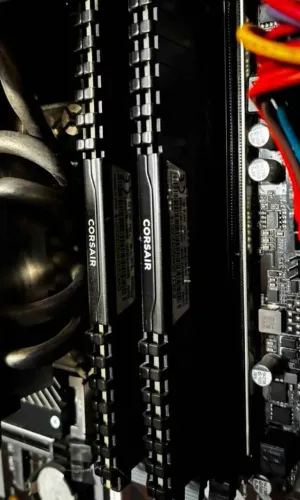 32GB (2x16GB) Corsair Vengeance LPX DDR4 3200MHz- Testadas e Funcionando