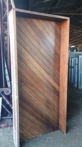 PORTA EXTERNA DE LEI
