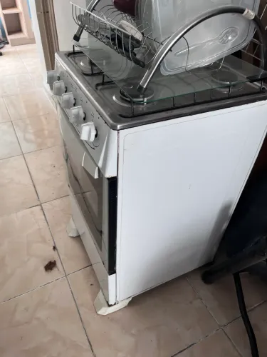 Fogão a gás branco 