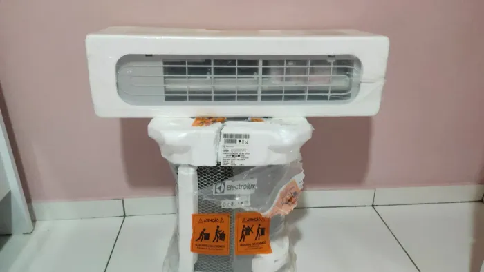 Vendo Ar-condicionado eletrolux 9mil BTUS 