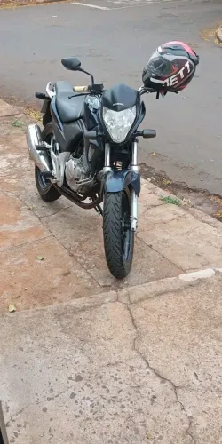 Vende se cb300