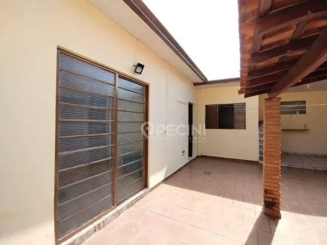 Casa com 3 quartos para venda, no Santana em Rio Claro