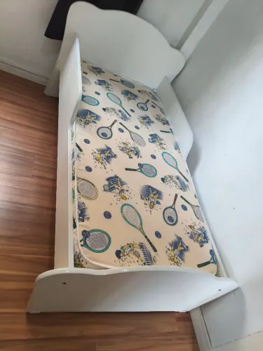 Mini cama infantil montessoriana
