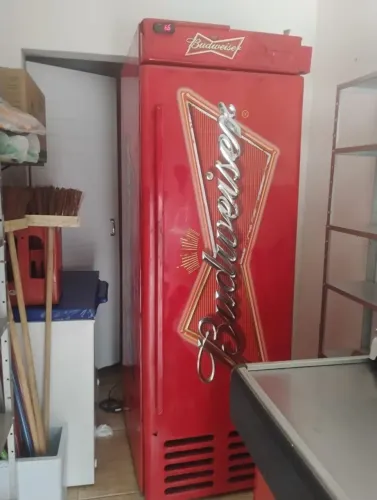 Vendo frizer vestical gelando muito