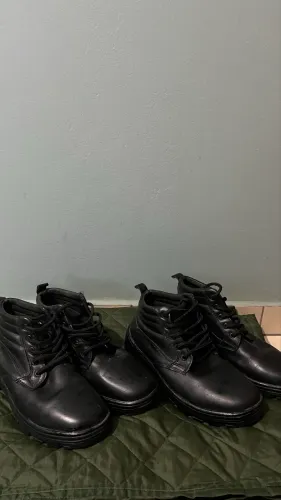 Bota Botina em Couro