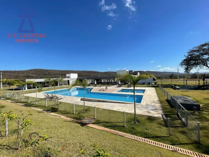 Lote com 315 m² à Venda - Terras Alpha