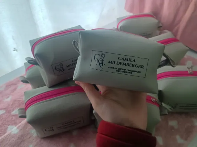 Necessaires personalizadas em material sintético