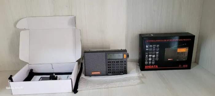 RADIO XHDATA D 808