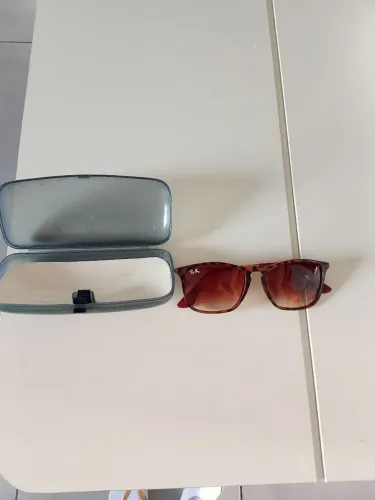 Tenho esse Ray ban original feminino baixei o valor pra levar hj