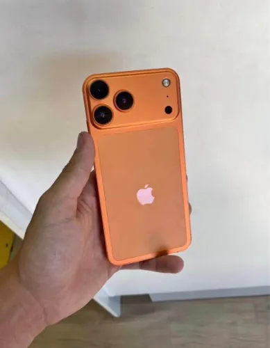 iPhone 11 64 gb Face ID off na carcaça do 17 pró laranja 