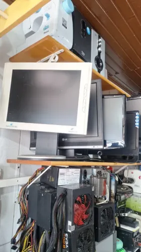 Monitores funcionando a partir de 79,00 teste na hora, somos loja - 2001