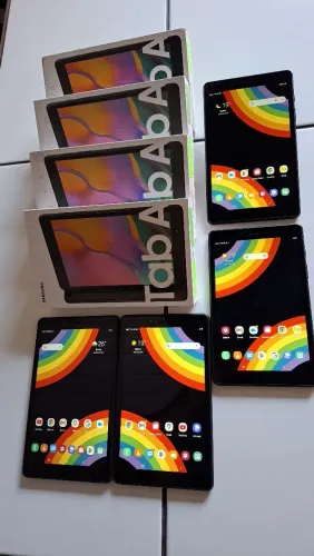 4 Tablet Samsung Tab A NA Caixa pega chip 4G faz Ligacao 32Gbs , 8 polegadas 500 CADA