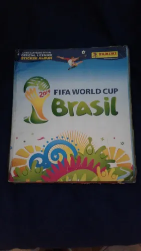 Album de figurinhas da Copa de 2014 usado e no estado leia