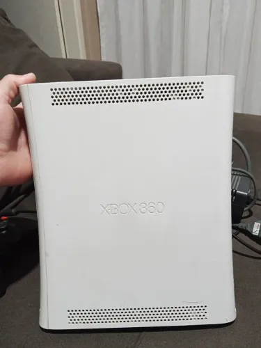 Vendo esse Xbox 360 em perfeito estado