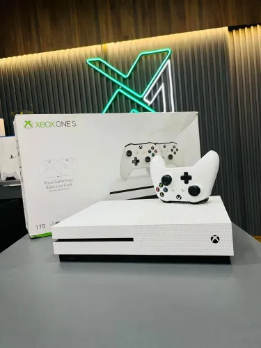 Xbox one s pronta entrega - levo até sua residência