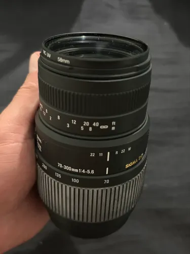 Lente fotográfica e flash