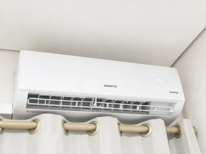 Vendo 2 Centrais de Ar condicionado de 12 mil BTUs com 8 meses de uso, ainda na garantia.