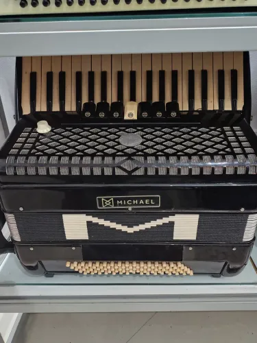 Acordeon Michael 80 baixos