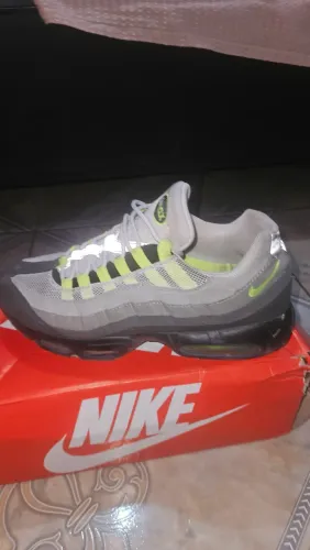 AIR MAX 95 NEON