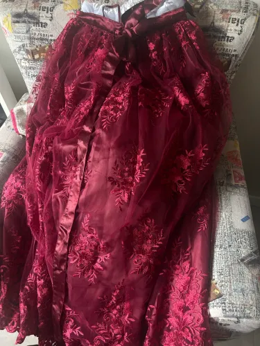 Saia de debutante feita a mão e com forro