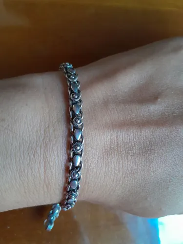 Frete grátis Pulseira prata de bali. 1 fileira. Gota. Excelente estado de conservação.