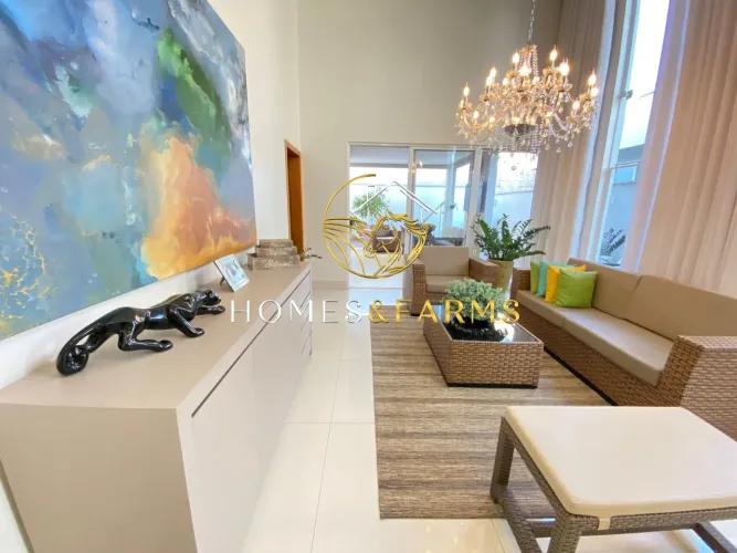 Casa à Venda no Jardins Lisboa Goiânia | 4 Quartos, 3 Suítes e Piscina