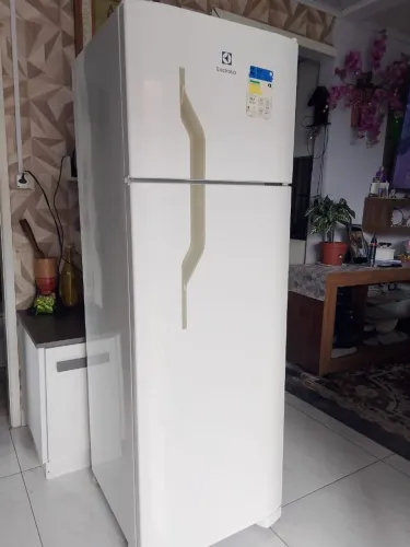 A venda uma linda ? geladeira dúplex vlt 110