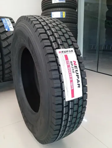 Pneu 275/80 borrachudo novo